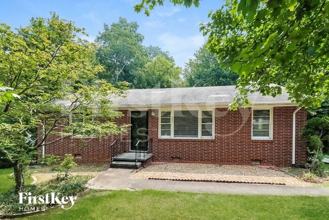 property at 102 Larose Cir SE