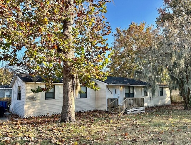 property at 13625 Hollings St