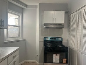 8 Rutgers Ave, Unit BSMT in Jersey City, NJ - Foto de edificio - Building Photo