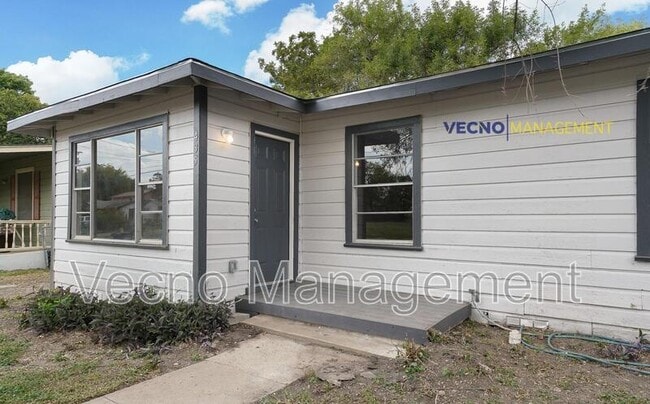 property at 435 W Bedford Ave