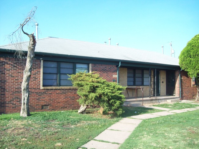 Sunrise Park Apartments in Wichita, KS - Building Photo - Building Photo