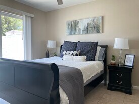 8568 E Indian School Rd, Unit C in Scottsdale, AZ - Building Photo