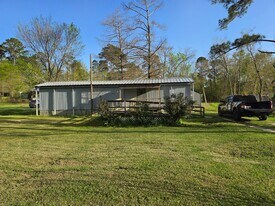 675 Tallow St in Onalaska, TX - Building Photo