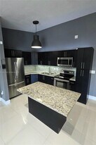 18785 NW 62nd Ave in Hialeah, FL - Building Photo