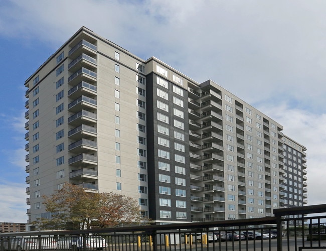 212 Davis Apartments