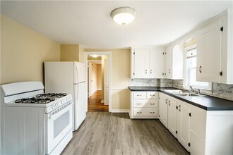 30 Shippen Ave in Warwick, RI - Building Photo - Building Photo