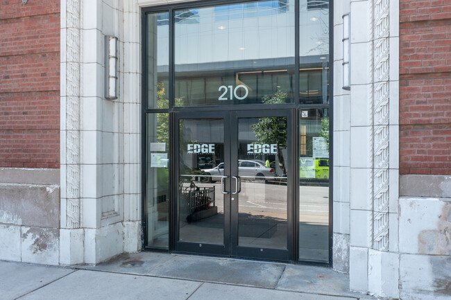 The Edge Lofts and Tower in Chicago, IL - Building Photo - Building Photo