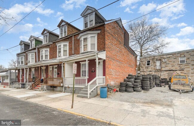 property at 623 Wiconisco St
