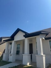 664 The Cottages in Godley, TX - Building Photo - Building Photo