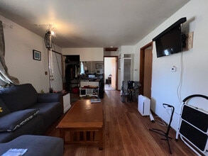 718 7th Ave in Coralville, IA - Foto de edificio - Building Photo