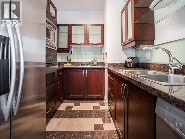 1228 W Hastings St in Vancouver, BC - Building Photo - Building Photo