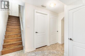 243 Elbern Markell Dr in Brampton, ON - Building Photo - Building Photo