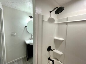 2 Webber St-Unit -North L/S in Jackson, TN - Building Photo - Building Photo