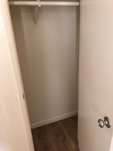 6939 E Kings Canyon Rd in Fresno, CA - Building Photo - Building Photo