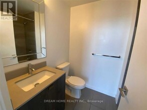 56-2056 Forest Manor Rd in Toronto, ON - Building Photo - Building Photo