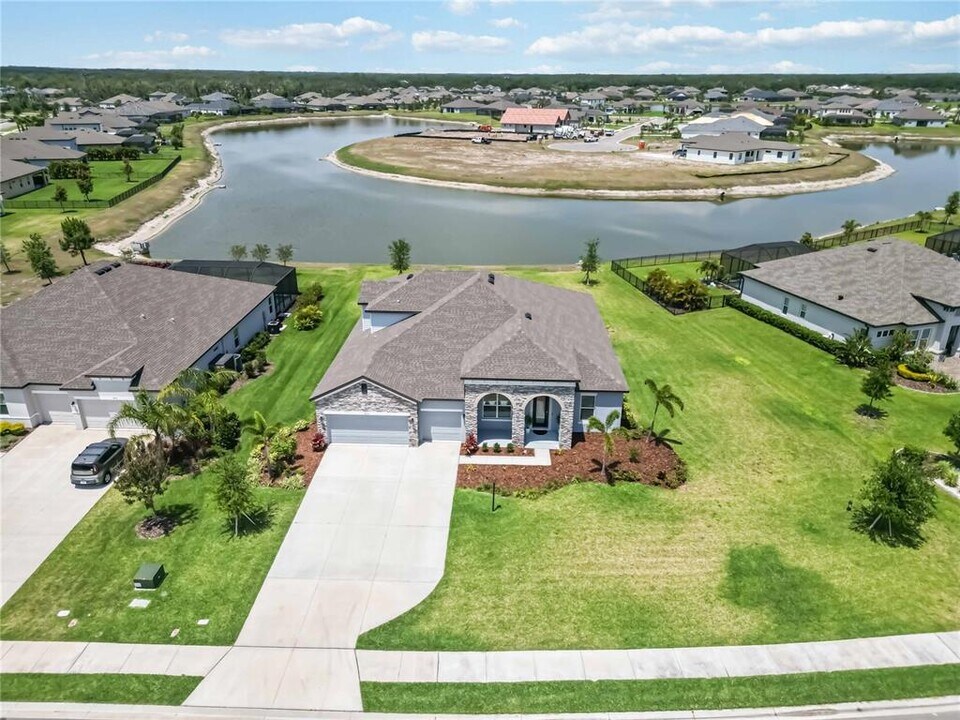 14914 15th St E in Parrish, FL - Building Photo