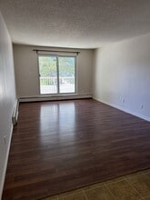 400 Calahoo Rd in Spruce Grove, AB - Building Photo - Building Photo