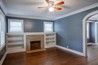 2027 E Gregory Blvd in Kansas City, MO - Building Photo - Building Photo