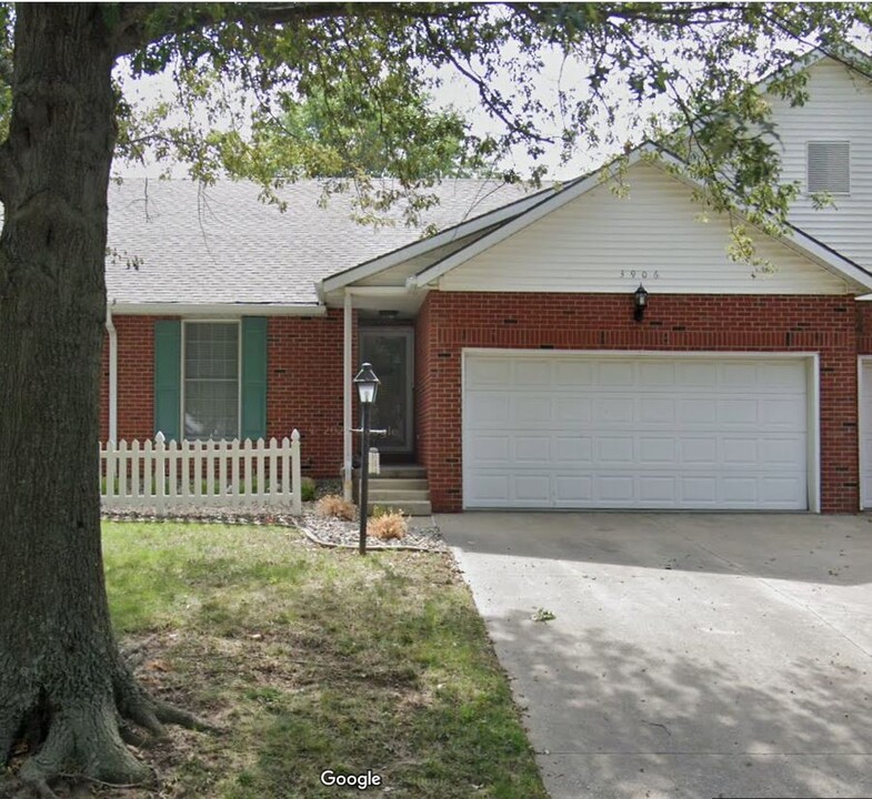 3906 Eastgate Dr in St. Joseph, MO - Building Photo