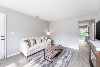 Lauradale in Jacksonville, NC - Building Photo - Building Photo