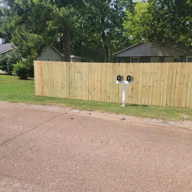 property at 915 NW Magnolia Dr