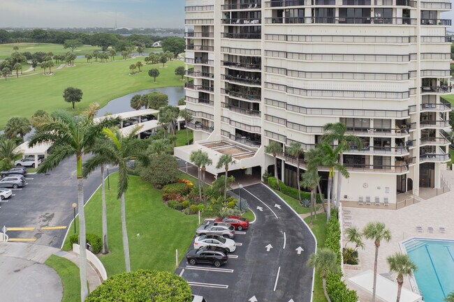 The Consulate in West Palm Beach, FL - Building Photo - Building Photo