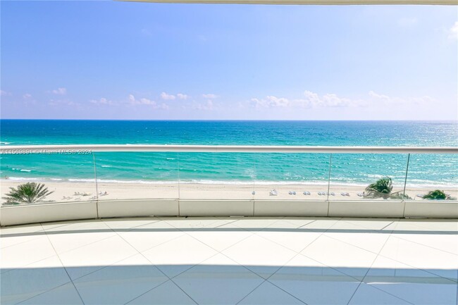 16051 Collins Ave in Sunny Isles Beach, FL - Building Photo - Building Photo