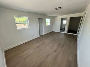 422 SW 4th Ave in Delray Beach, FL - Foto de edificio - Building Photo