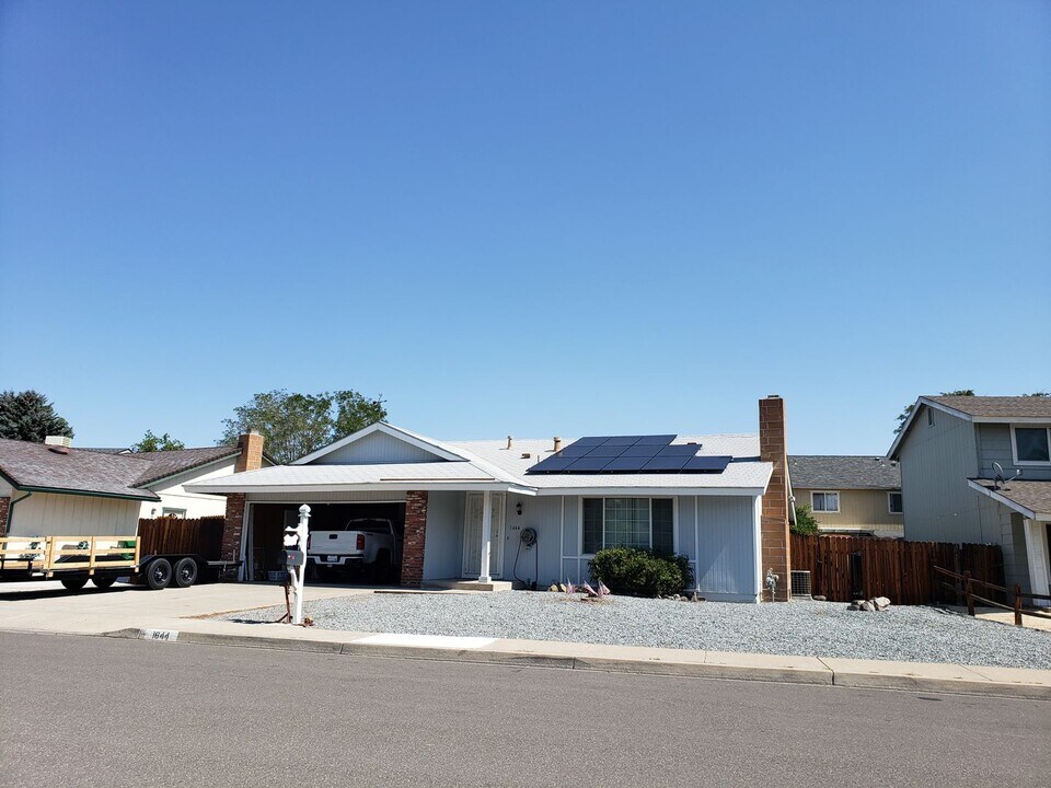 1644 Fieldcrest Dr in Sparks, NV - Building Photo