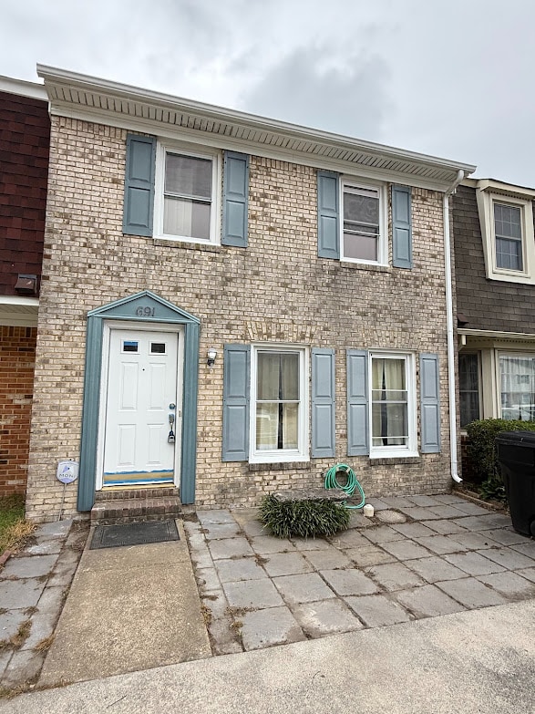 691 Biltmore Dr in Virginia Beach, VA - Building Photo - Building Photo