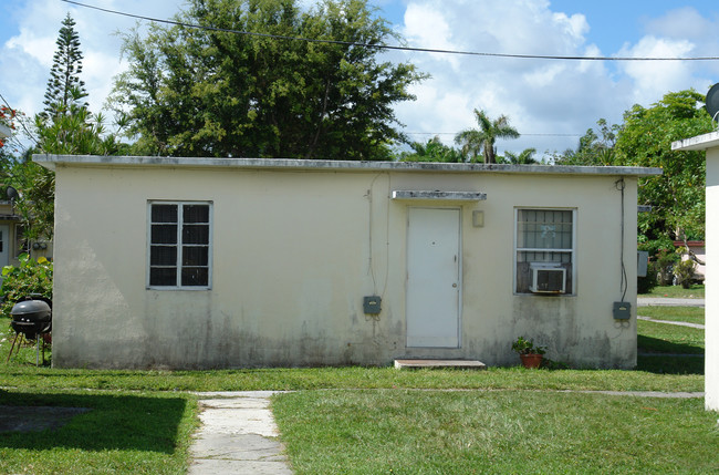 3749 Charles Ter in Miami, FL - Building Photo - Building Photo