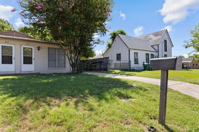 317 S Loving Ave in Sherman, TX - Building Photo - Building Photo
