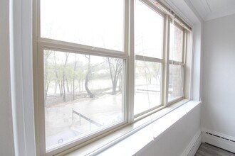 43 Roslyn Road in Winnipeg, MB - Building Photo - Building Photo