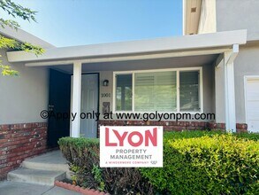 1001 Briarcrest Way in Sacramento, CA - Building Photo - Building Photo