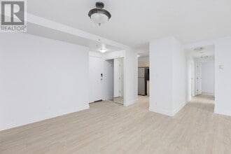 1331-1331 Alberni St in Vancouver, BC - Building Photo - Building Photo