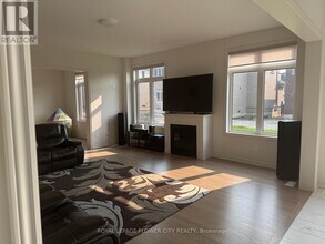 32 Twinleaf Cres in Adjala-Tosorontio, ON - Building Photo - Building Photo