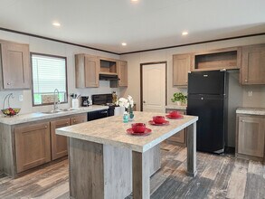 141 Ponderosa Way in Sanger, TX - Building Photo - Building Photo