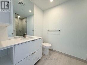 1 Fairview Rd E in Mississauga, ON - Building Photo - Building Photo