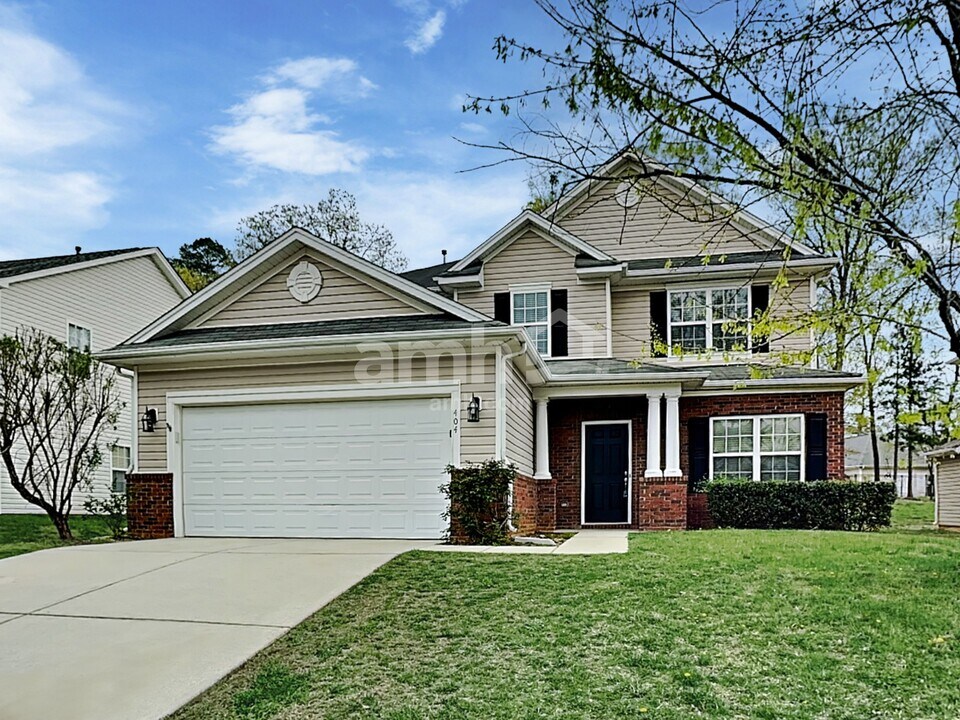 404 Annaberg Ln in Monroe, NC - Building Photo