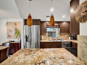 814 SE 13th St in Fort Lauderdale, FL - Foto de edificio - Building Photo