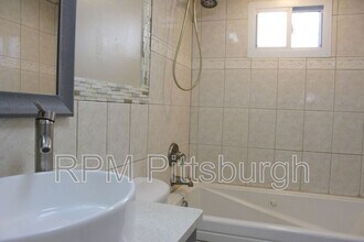 753 Jefferson Rd in Pittsburgh, PA - Building Photo - Building Photo