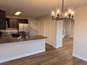 3936 Lakehurst Cir in Anchorage, AK - Building Photo - Building Photo