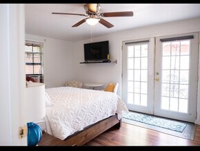 2951 Iola St in Houston, TX - Building Photo - Building Photo