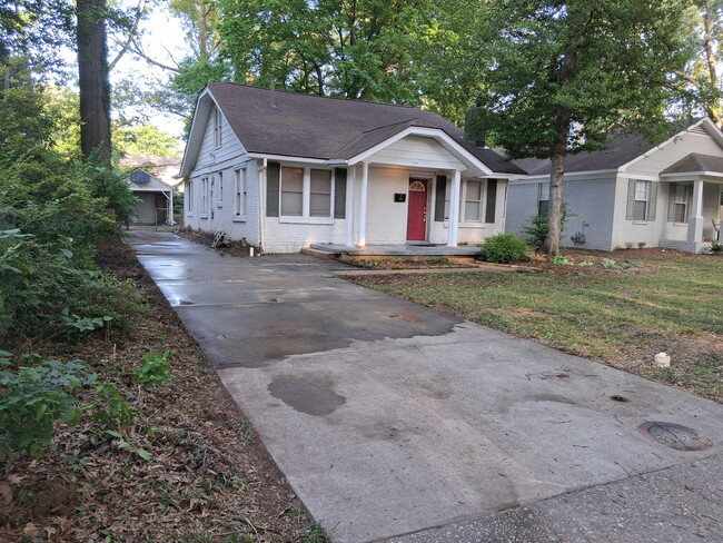 property at 534 S Reese St