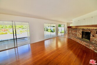 23431 Clarendon St in Los Angeles, CA - Building Photo - Building Photo