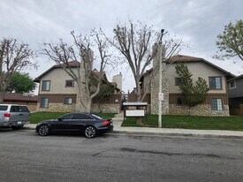 4th St. Apartments in Palmdale, CA - Building Photo