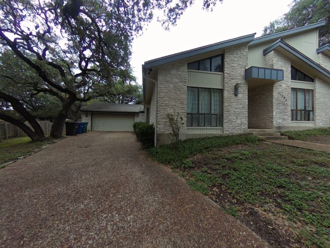 11302 Whisper Glen St in San Antonio, TX - Foto de edificio - Building Photo