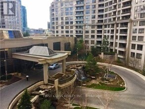 3880 Duke of York Blvd in Mississauga, ON - Building Photo - Building Photo