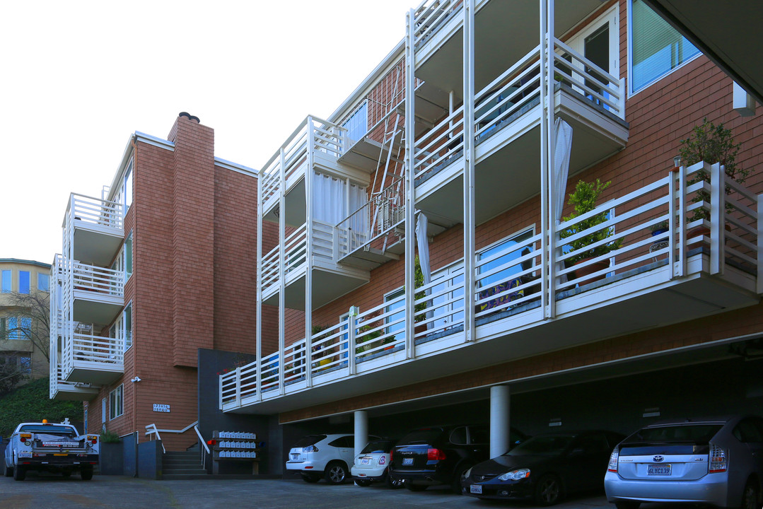 77 Bulkley Ave in Sausalito, CA - Foto de edificio