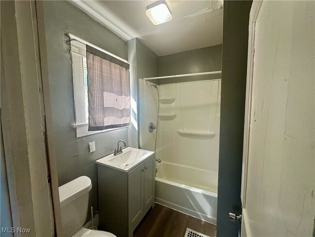 property at 2302 9th St SW